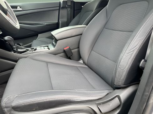 Used 2021 Hyundai Tucson SE w/ Cargo Package FWD image 18