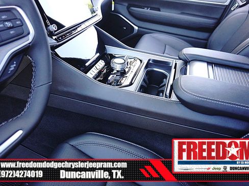 New 2025 Jeep Wagoneer Series II image 36