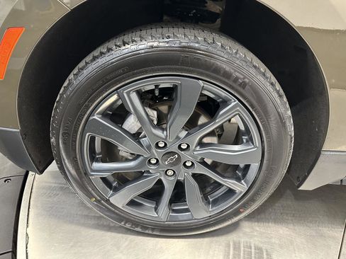 Used 2023 Chevrolet Equinox RS w/ LPO, Cargo Package AWD/4WD image 9