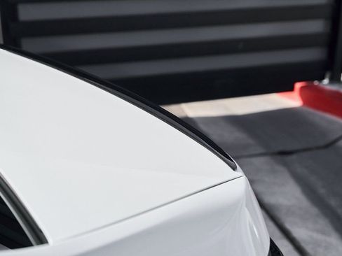 Used 2025 BMW 760i xDrive w/ Premium Package image 8