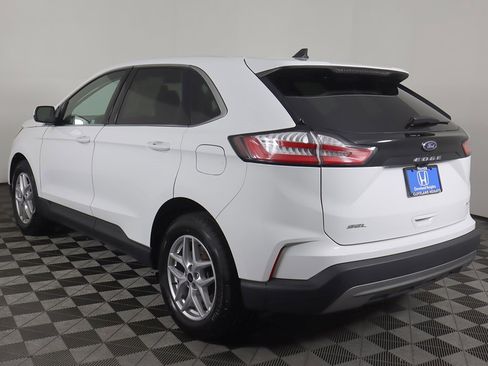 Used 2024 Ford Edge SEL image 9