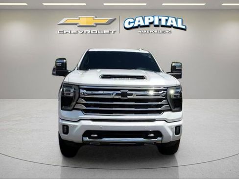 Used 2025 Chevrolet Silverado 2500 High Country w/ Technology Package AWD/4WD image 8