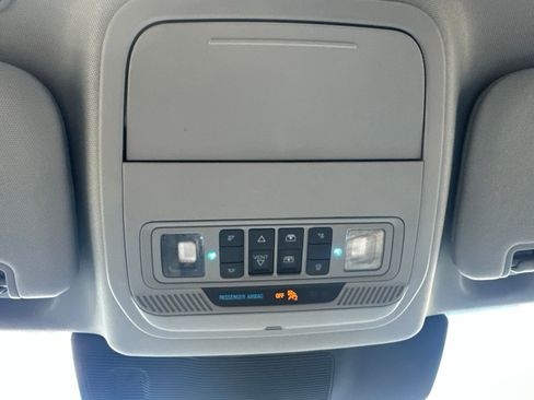 Used 2022 Ford Explorer XLT w/ Equipment Group 202A AWD/4WD image 74