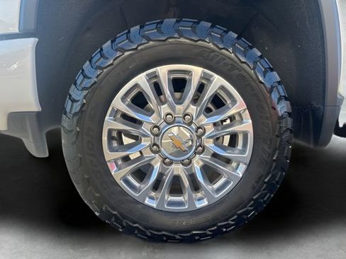 Used 2023 Chevrolet Silverado 2500 High Country image 12