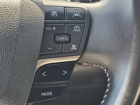 Used 2025 Toyota Camry SE AWD/4WD image 31
