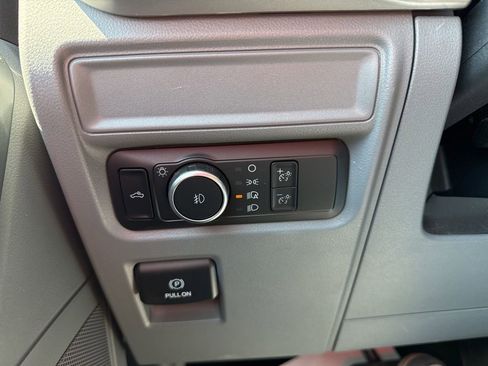 Used 2022 Ford F150 XLT w/ XTR Package image 34