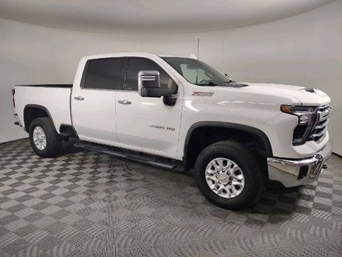 Used 2024 Chevrolet Silverado 2500 LTZ w/ LTZ Plus Package AWD/4WD image 3