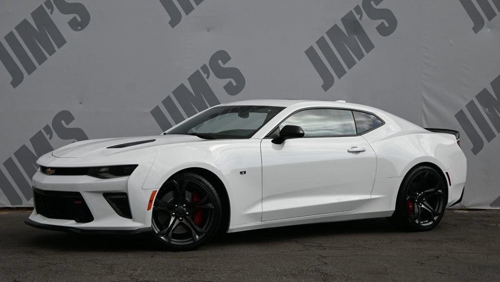 Used 2018 Chevrolet Camaro SS RWD image 1