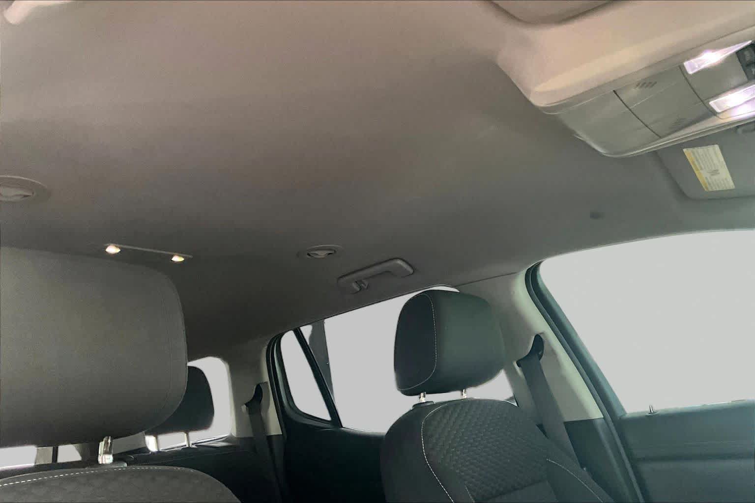 Used 2019 GMC Acadia SLE FWD image 14
