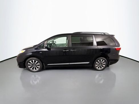 Used 2020 Toyota Sienna XLE image 4