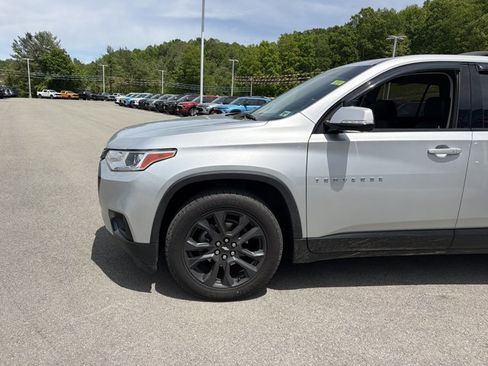 Used 2020 Chevrolet Traverse RS w/ LPO, Floor Liner Package AWD/4WD image 9