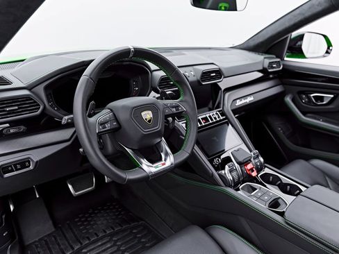 Used 2023 Lamborghini Urus S AWD/4WD image 2