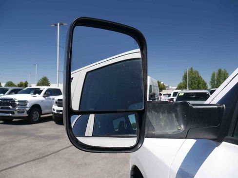 Used 2023 RAM 1500 Classic SLT AWD/4WD image 13