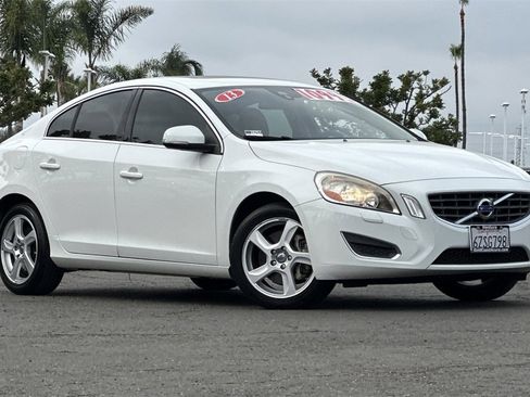 Used 2013 Volvo S60 T5 image 2