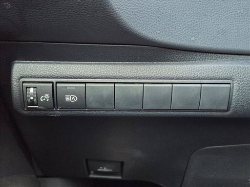 Used 2025 Toyota Corolla SE FWD image 15