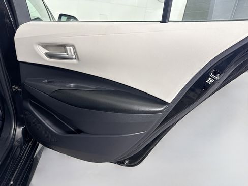Used 2020 Toyota Corolla LE image 27