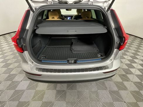 Used 2025 Volvo V60 B5 Cross Country Ultra w/ Protection Package Premier AWD/4WD image 27