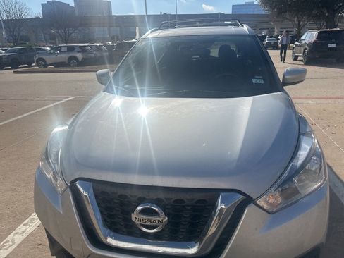 Certified 2019 Nissan Kicks SV w/ Interior Electronics Package image 7