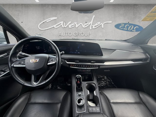 Used 2025 Cadillac XT4 Premium Luxury FWD image 20