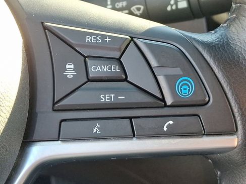 Used 2022 Nissan Rogue Sport SV w/ Technology Package image 22