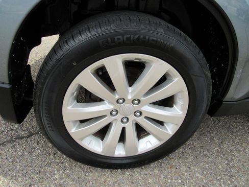 Used 2013 Subaru Forester 2.5X Limited AWD/4WD image 12