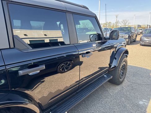 Used 2023 Ford Bronco Wildtrak image 9