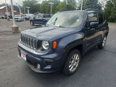 Used 2021 Jeep Renegade Latitude AWD/4WD image 4