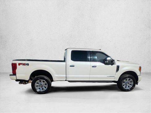 Used 2019 Ford F250 Platinum w/ Platinum Ultimate Package image 4