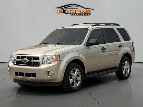 Used 2011 Ford Escape XLT w/ 202A Rapid Spec Order Code AWD/4WD image 2