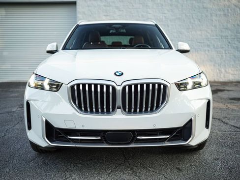 Used 2024 BMW X5 sDrive40i w/ Parking Assistance Package RWD image 4