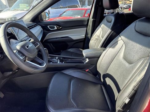 Used 2024 Jeep Compass Limited image 18