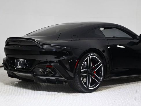 Used 2025 Aston Martin V8 Vantage Coupe image 9
