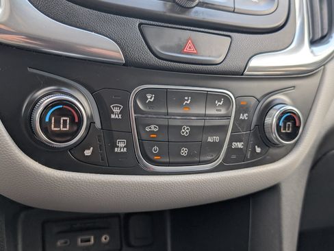 Used 2021 Chevrolet Equinox LT AWD/4WD image 18