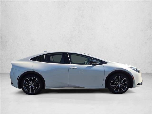 Used 2023 Toyota Prius XLE FWD image 4