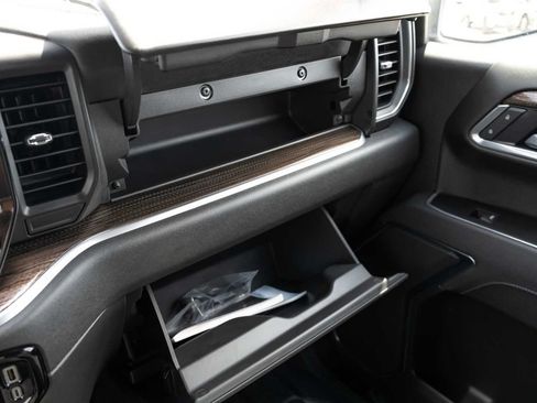 Used 2025 Chevrolet Silverado 1500 LT RWD image 19