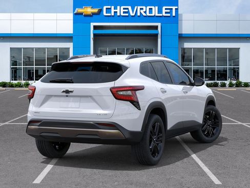 New 2026 Chevrolet Trax ACTIV w/ Sunroof Package FWD image 4