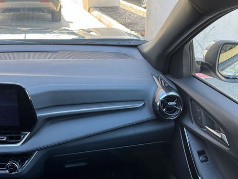 Used 2025 Chevrolet Equinox LT image 34