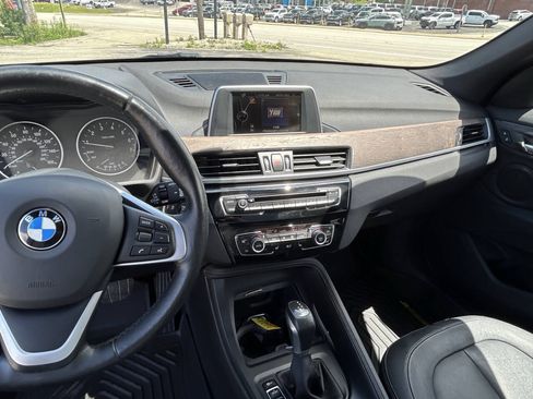 Used 2017 BMW X1 xDrive28i AWD/4WD image 11