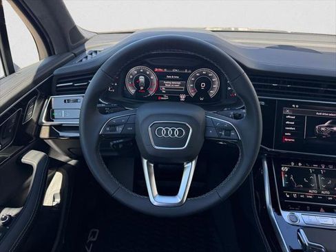 New 2025 Audi Q7 3.0T Prestige image 11