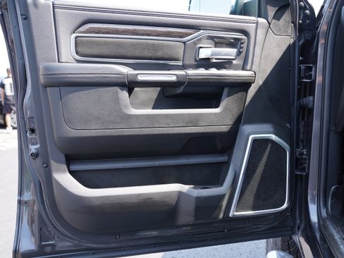 Used 2019 RAM 2500 Laramie AWD/4WD image 16