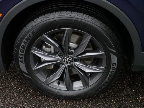 Certified 2022 Volkswagen Tiguan SE image 15