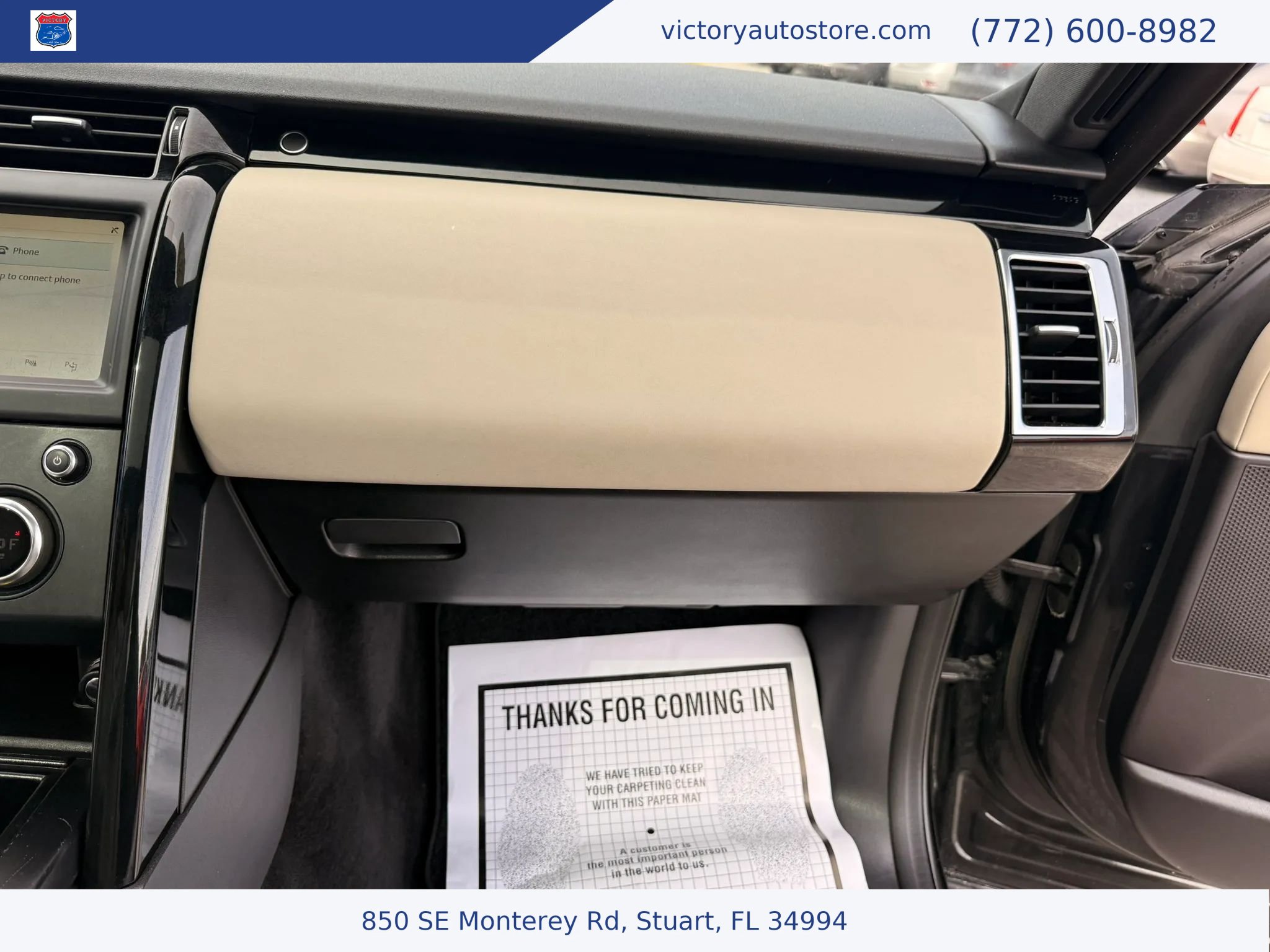 Used 2019 Land Rover Discovery SE AWD/4WD image 19