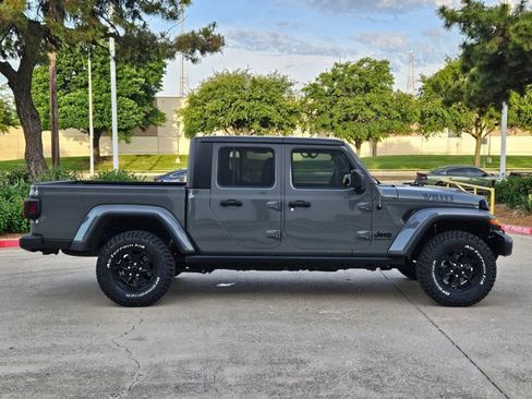 Used 2021 Jeep Gladiator Sport AWD/4WD image 4