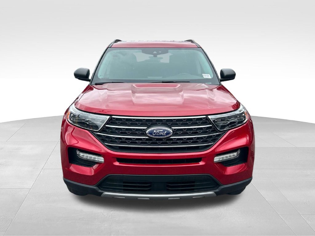 Used 2024 Ford Explorer XLT w/ Equipment Group 202A AWD/4WD image 10