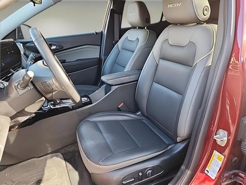 Used 2024 Chevrolet Trax ACTIV w/ Driver Confidence Package image 17