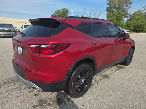 Used 2020 Chevrolet Blazer LT w/ Sound & Technology Package FWD image 4