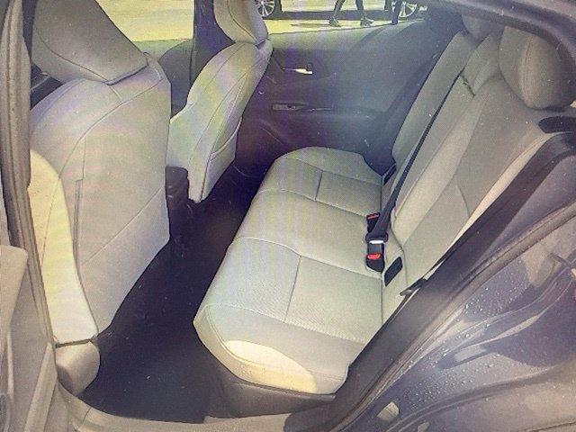 Used 2024 Toyota Prius XLE AWD/4WD image 8
