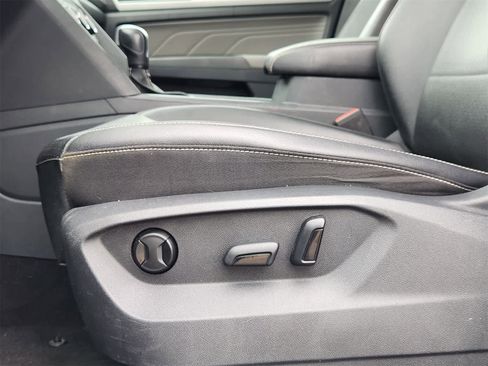 Used 2022 Volkswagen Atlas SE image 23