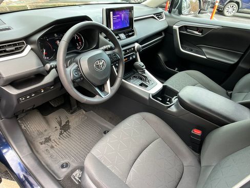 Used 2024 Toyota RAV4 XLE w/ Convenience Package image 10