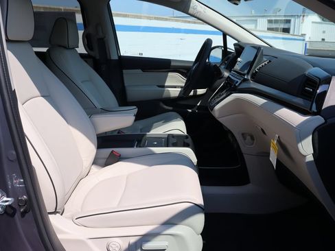 Used 2026 Honda Odyssey Touring image 22